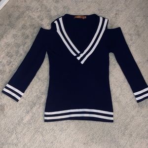 Cute 3/4 length long sleeve shirt!